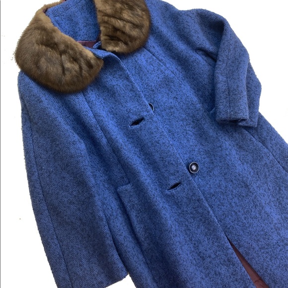 JEWEL-TONE BOUCLÉ DOLMAN RAGLAN SLEEVE SWING COAT with GATHERED MINK COLLAR - Picture 6 of 7